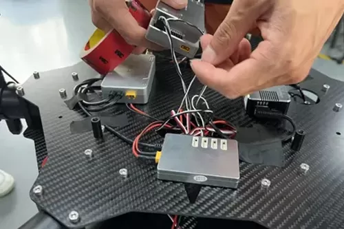 การตรวจสอบคุณภาพก่อนจัดส่งสำหรับโรงงานผลิตโดรนบรรทุกสินค้า ZAi-10